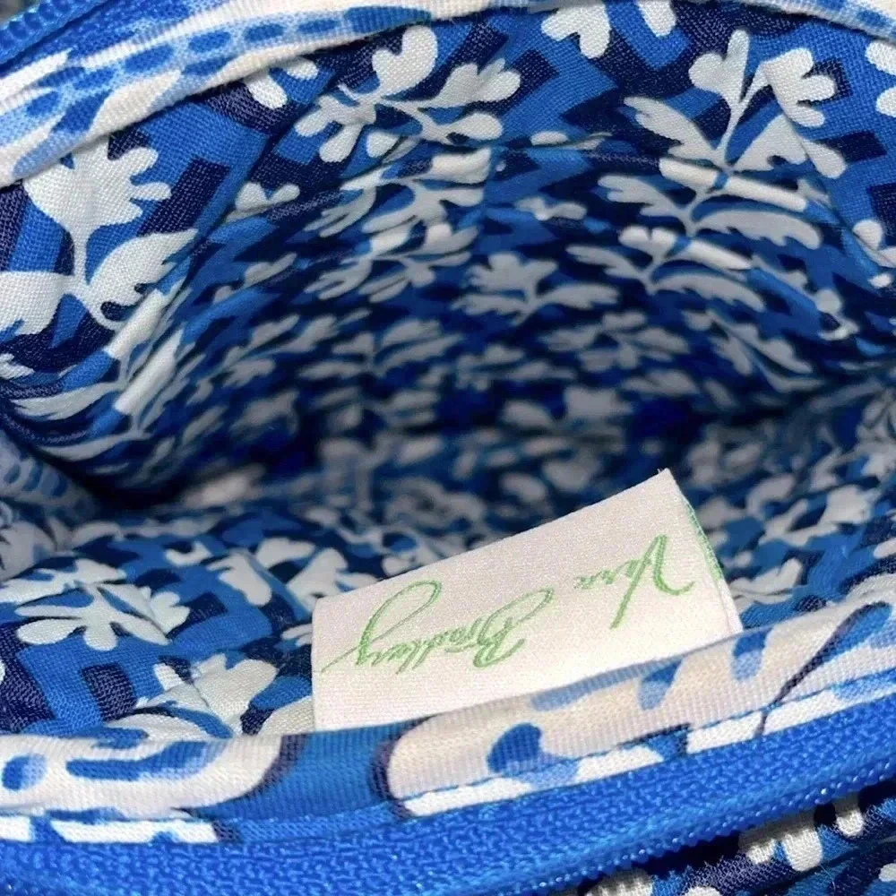 Imperfect Vera Bradley blue white paisley print crossbody‎ purse clean inside